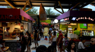 Locales en Food Court Public Market Playa del Carmen